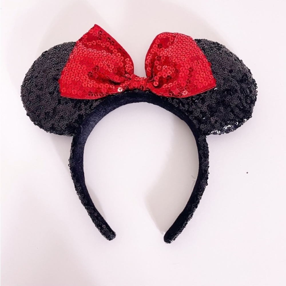 Minie Mouse ears.